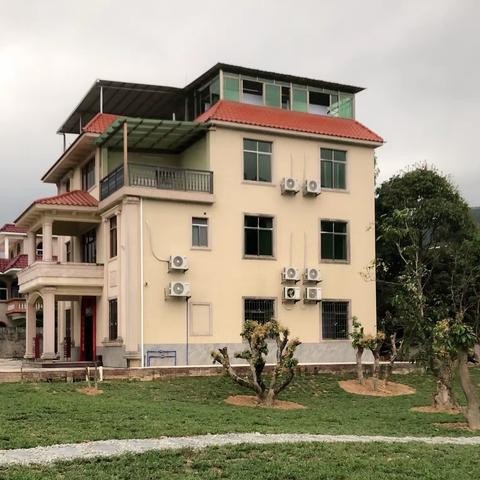 美味“蓝”不住 住进蒙花布梓桐民宿 体验田园采摘的乐趣