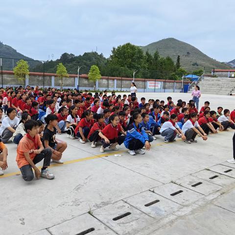 人生起跑线，一起向未来——“5·25 心灵之约”心理健康团体辅导活动走进六寨镇中心小学