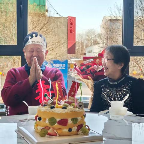 老爸的生日庆典：2025年腊月十五的温馨时刻