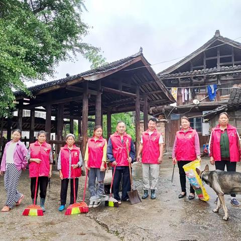 牛背岭村高寨院落“周二全民大扫除”