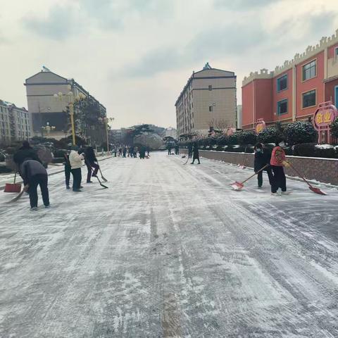 陈家庄社区：风雪中守护出行路
