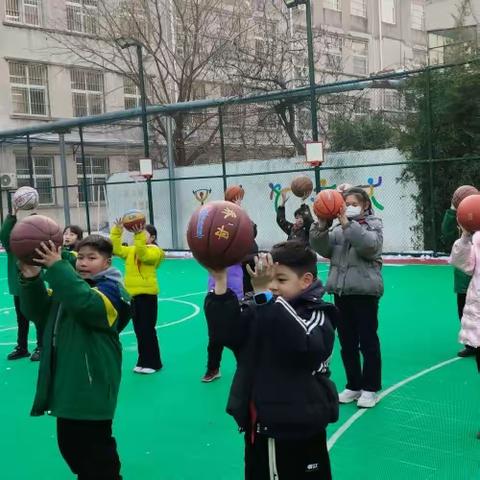 小篮球大梦想——山城区实验小学篮球社团