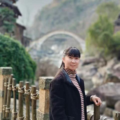 匠心筑梦，爱润童心——“铜都之光”优秀教师余祝萍