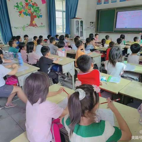 走进小学，了解小学，今天带学前班的小朋友们去参观了长河小学。