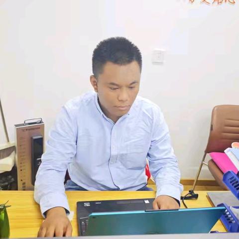 用年轻力量，护佑夕阳温暖