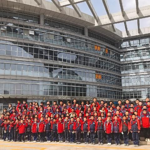 探索科技奥秘 点亮未来梦想——西夏区兴泾镇第二小学组织学生参观宁夏科技馆实践活动