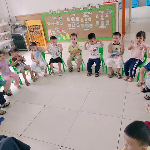 澄迈县永发中心幼儿园小二班10月份律动兴趣课精彩回顾