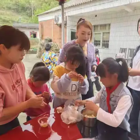 体验劳动乐趣·共度春日美好时光 ——中坝小学低年级春季实践活动