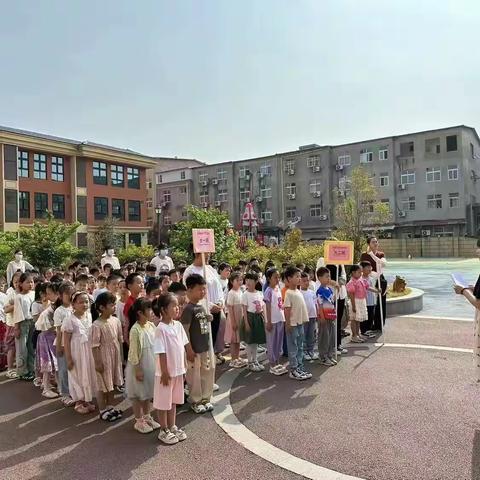 探访小学，礼遇成长 —薛店镇友谊路幼儿园幼小衔接之大班幼儿参观小学活动