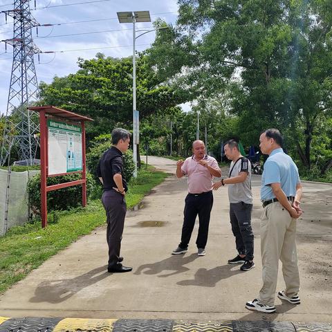 中共海南省委党校委托工程设计团队到万安村委会实地考察