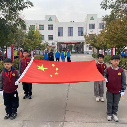 国旗飘扬   安全常在——南庄小学周一升旗仪式