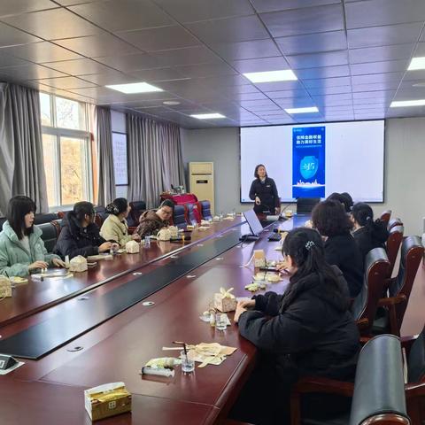 民生银行马鞍山清华园社区支行:温情相伴，消保知识与女神节同行