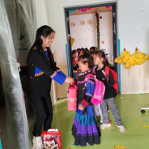 越城镇第一幼儿园 ﻿开展“哪吒闹端阳，童趣满六一”活动