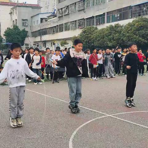 镇平县察院小学 “绳采飞扬 活力绽放”跳绳比赛