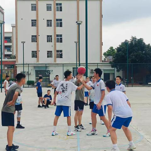 迎“篮”而上，追“球”梦想——花广金狮学校篮球社团A