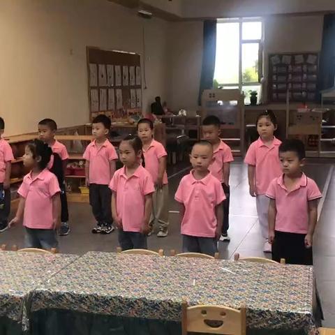 启蒙幼儿园中一班9月份精彩瞬间