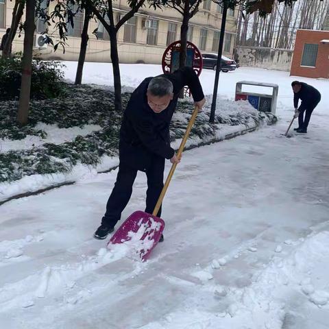 孟寨镇：积雪清扫 扎实开展人居环境整治