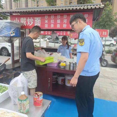 崇皇市场监管所集中开展夜市检查