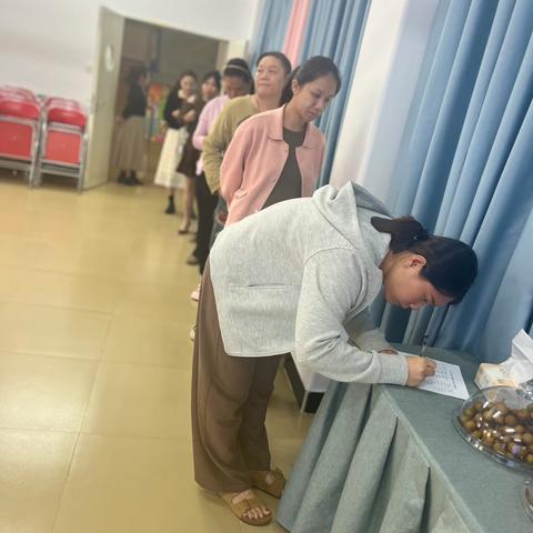 💕“味”爱而来 💞 🥗 “餐”与陪伴🥘 万宁市幼儿园家长食堂开放日及陪餐活动💒