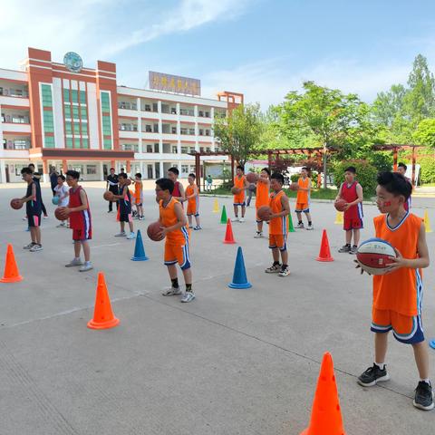 “多彩校园、出彩少年"——议堂镇中心小学优秀社团评比活动掠影