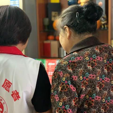 西村街：岭南湾畔社区上门入户宣传垃圾分类活动