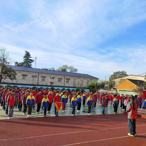 中山小学“不要让我们成为网络的奴隶”主题升旗仪式