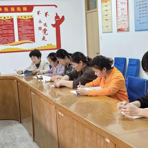 时光浅浅     书香致远——实验小学恒源路校区一年级一部数学教师读书活动