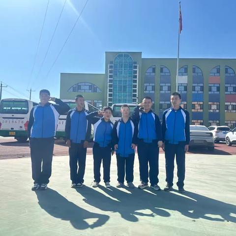 拥抱秋冬的暖阳——培智八年级11月成长记