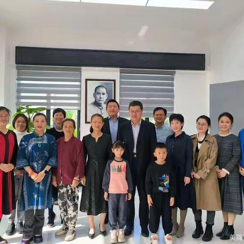 民革海大总支党员、中山书画院秘书长刘思妤授课公益大课堂主题活动