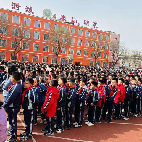 “同享一片蓝天，共享一地清水” 主题升旗仪式