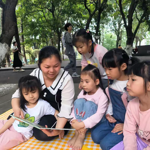 大四班＆中四班“大手拉小手”读书月活动：共赴春日书香之约