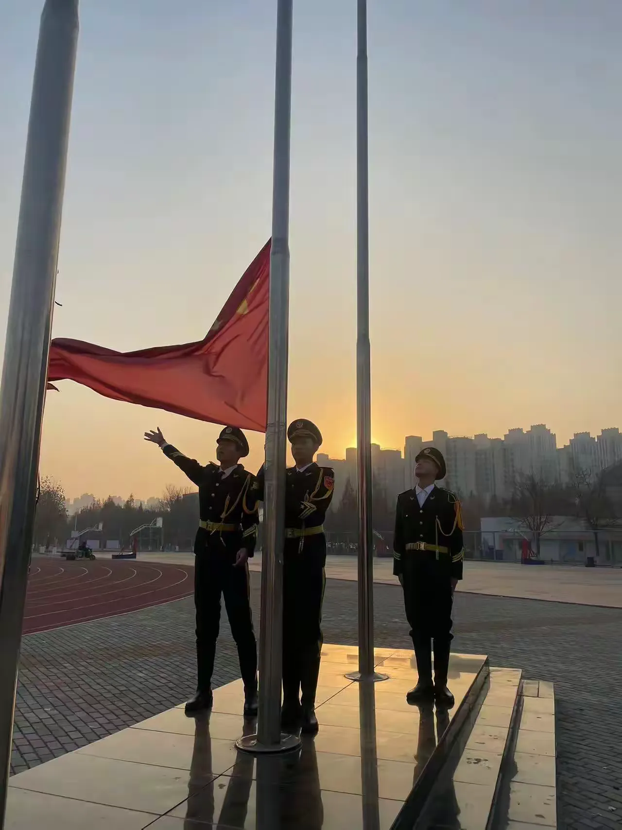 简篇-唐山劳动技师学院12月升旗仪式