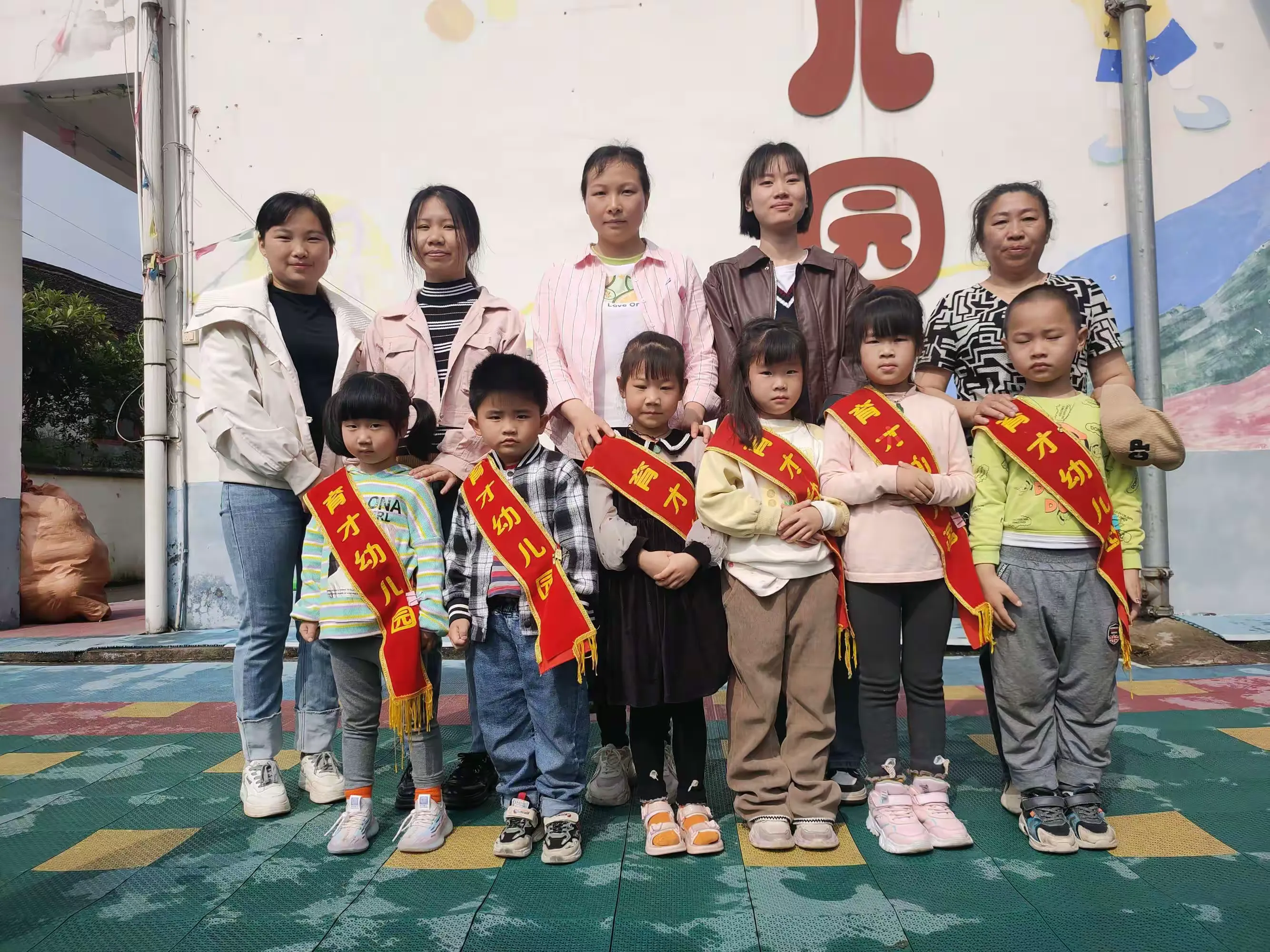 简篇-育才幼儿园🌺“礼仪授带”交接仪式