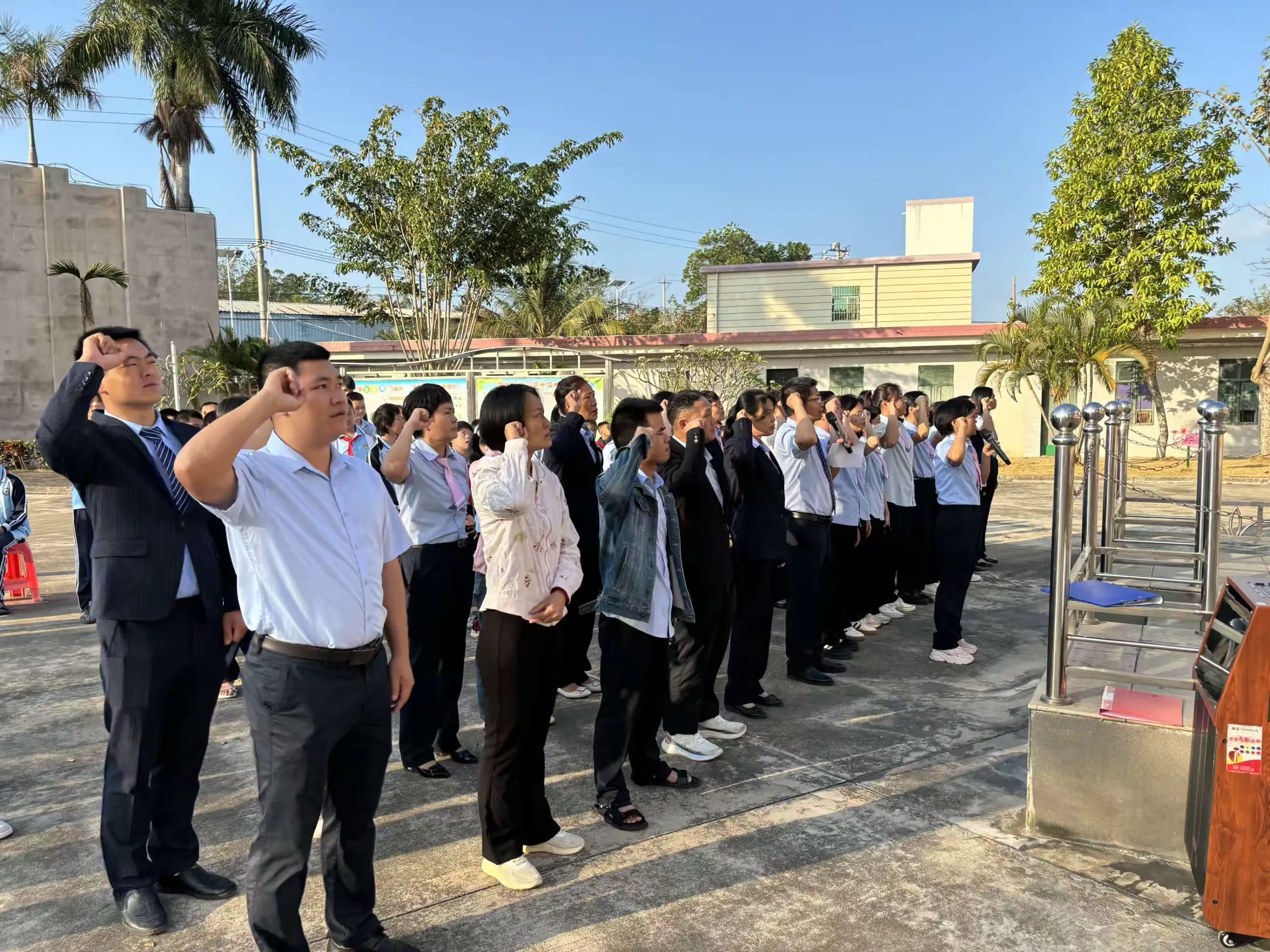 简篇-培根铸魂 启智润心
乐东黎族自治县特殊教育学校
2024年春季学期开学典礼