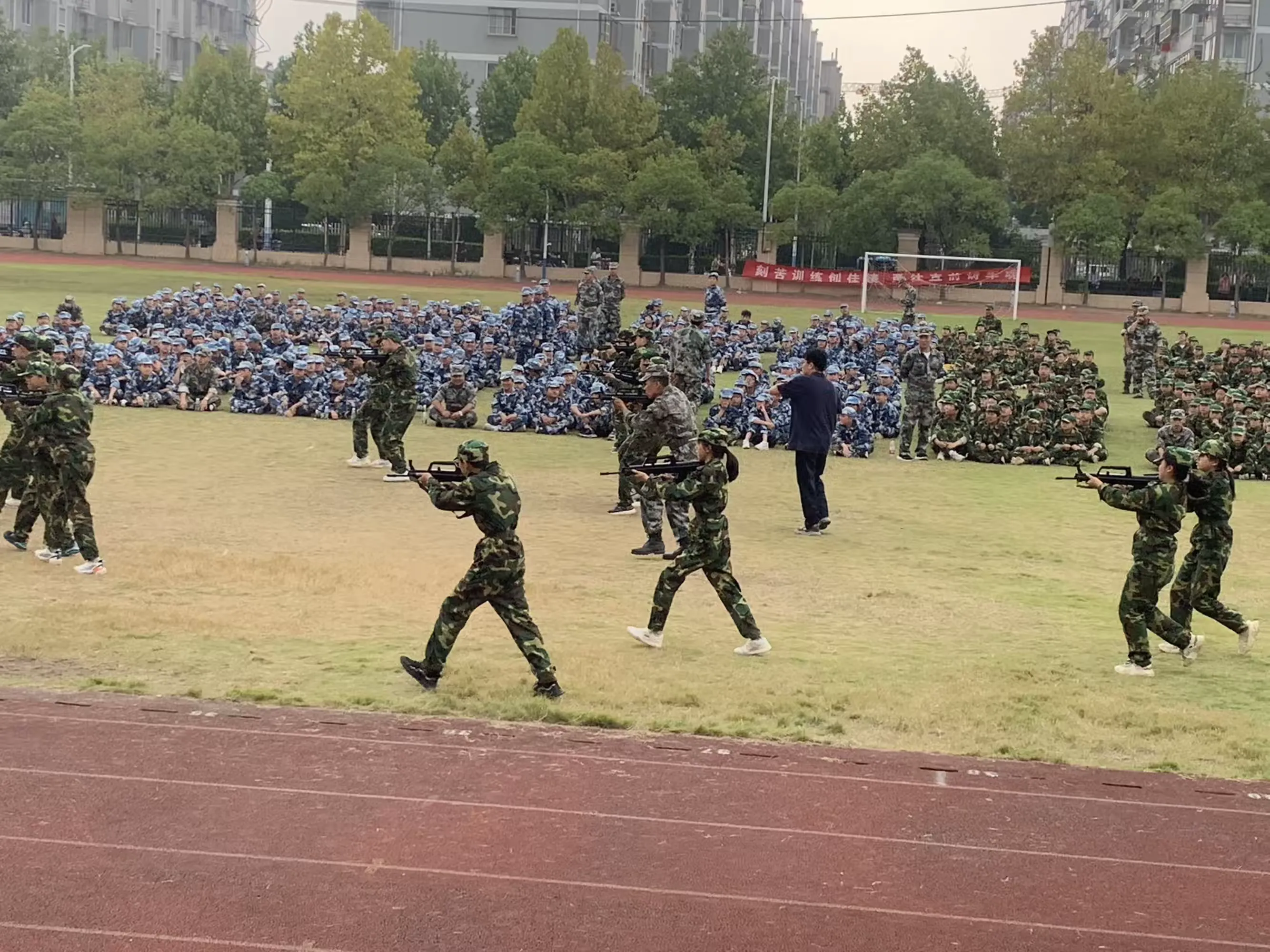 简篇-“以军训之名,赴青春之约”——金郊初中七年21班2023级新生军训纪实