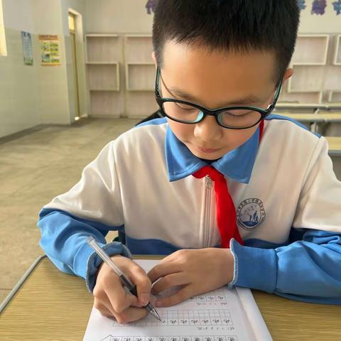 长沙市实验小学梅溪湖学校高年级硬笔书法社团