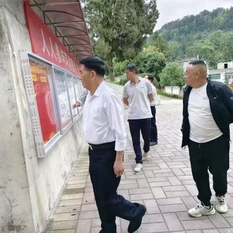 爱心汇聚，村小换新颜