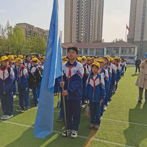 “研”为重点，“学”为目的，踏出校园，我们共同开启一段研学之旅。