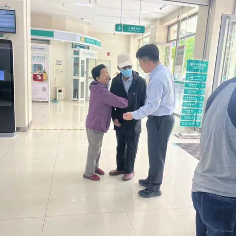 厅堂服务暖人心