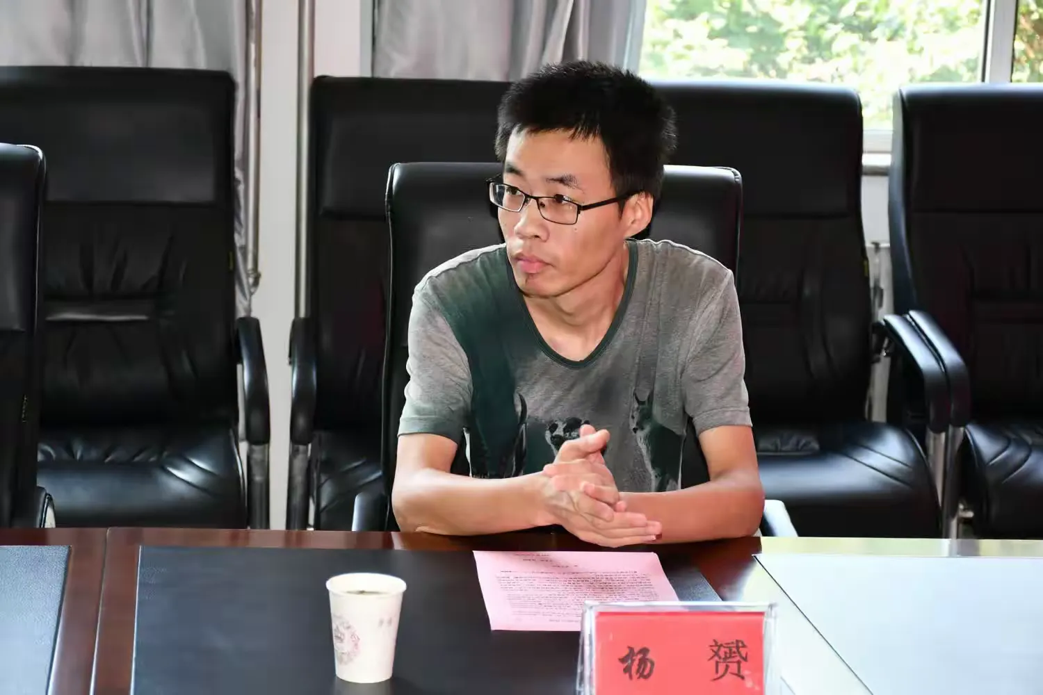 简篇-寿阳一中举行“2023年度香港华革会吴祺光伉俪资助大一新生助学金发放仪式”