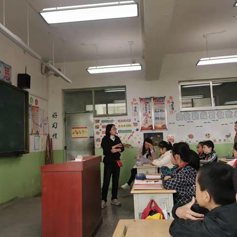 在课标学习 实践的路上——记东于中心学校高年级数学教研活动