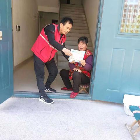 圣井街道办事处网格员在行动，积极开展【拒绝非法集资，无偿献血，创建文明城市宣传活动】