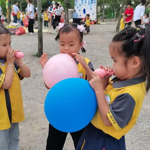 《用阳光点缀童年》