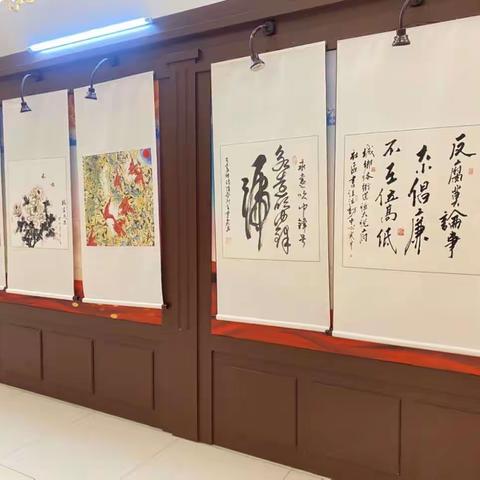 工程街道红专西段社区参观文字文化展览活动