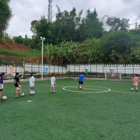 校园足球 •快乐人生 ——勐海县第三中学黎明校区足球队训练简报