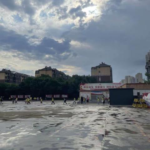 神奇太阳雨，小小科普员——二年级十六班学生太阳雨观察体验