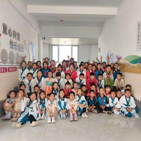 榆林市第二十三小学三（1）班举行——“挥毫泼墨，品端午，共享传承文化”为主题的活动