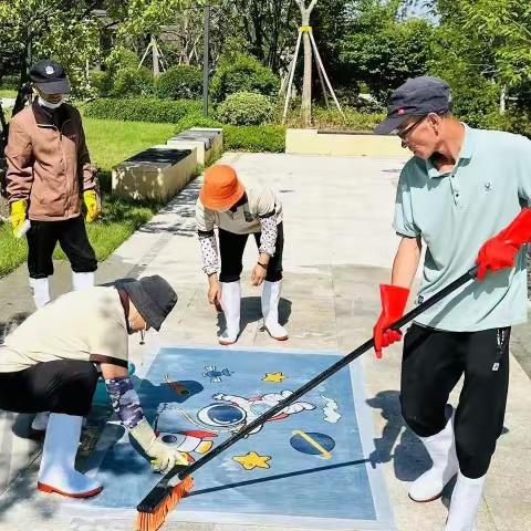 炎炎夏日 浓浓物业情 情系业主心 免费清洗地垫、纱窗