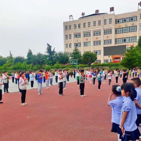 【参观小学再体验，幼小衔接促成长】——万婴格林幼儿园5202班参观小学活动纪实