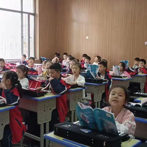 枣阳中兴学校小学一年级口风琴社团